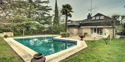 REMAX Lodonar - IX
